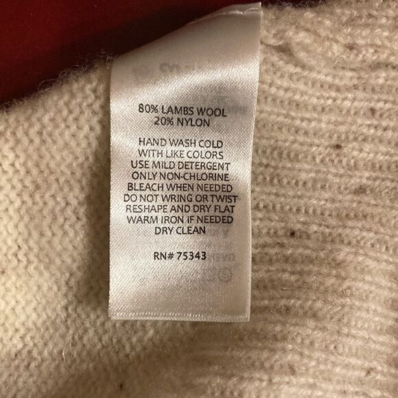 Anapo Lambs Wool Sweater - Picture 10 of 13